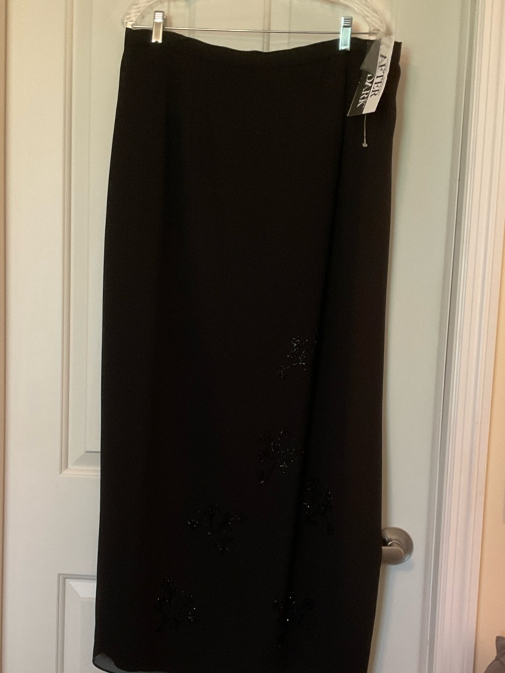After Dark Women’s Dressy Black Skirt with Sequins/Beads Size 18 NWTs
